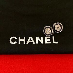 Pre Loved chanel Women metallic | silver Earrings